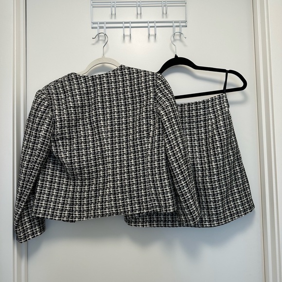 BABATON Aritzia Tweed Black and White Skirt Suit - Picture 5 of 5